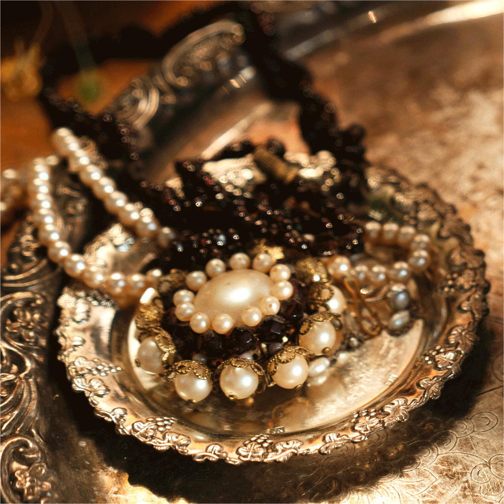 Timeless Elegance | Exploring the Allure and Versatility of Pearl Jewelry in the 21st Century