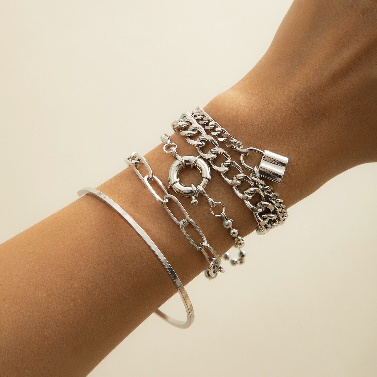 Gorgeous Cutout Open Bracelet Set - Perfect for Any Occasion!