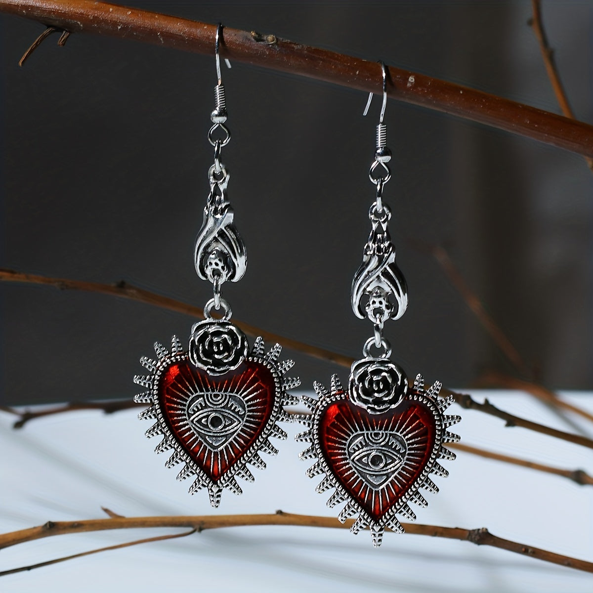 Gothic Heart Earrings: Add a Dark Touch to Your Look with an Evil Eye Pattern!