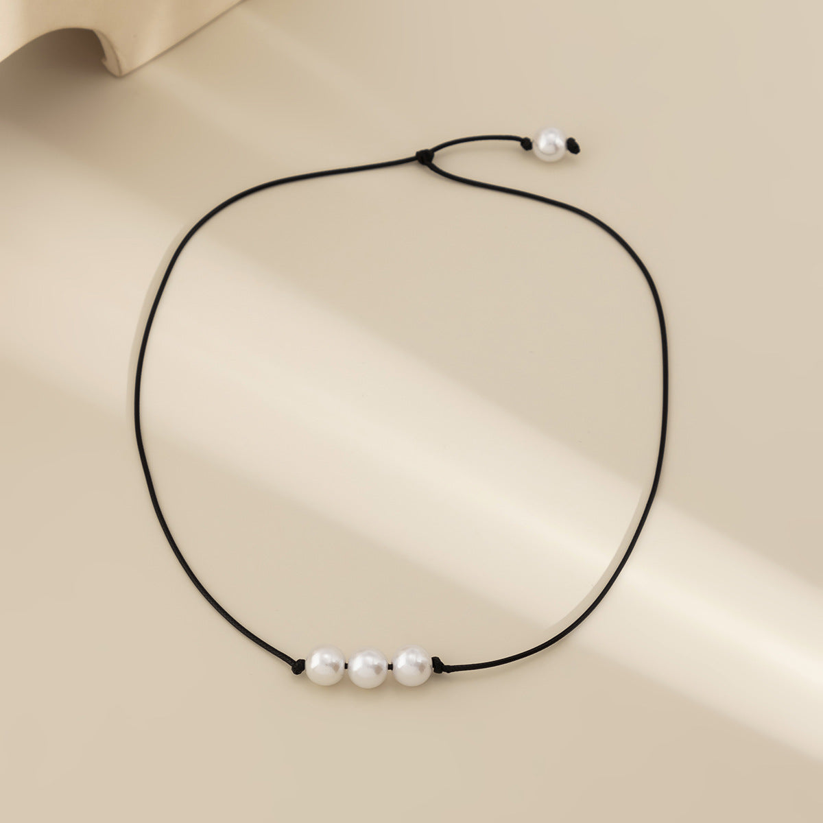 Gorgeous Ladies Wire Beaded Pearl Pendant Necklace - Add Style to Your Look!