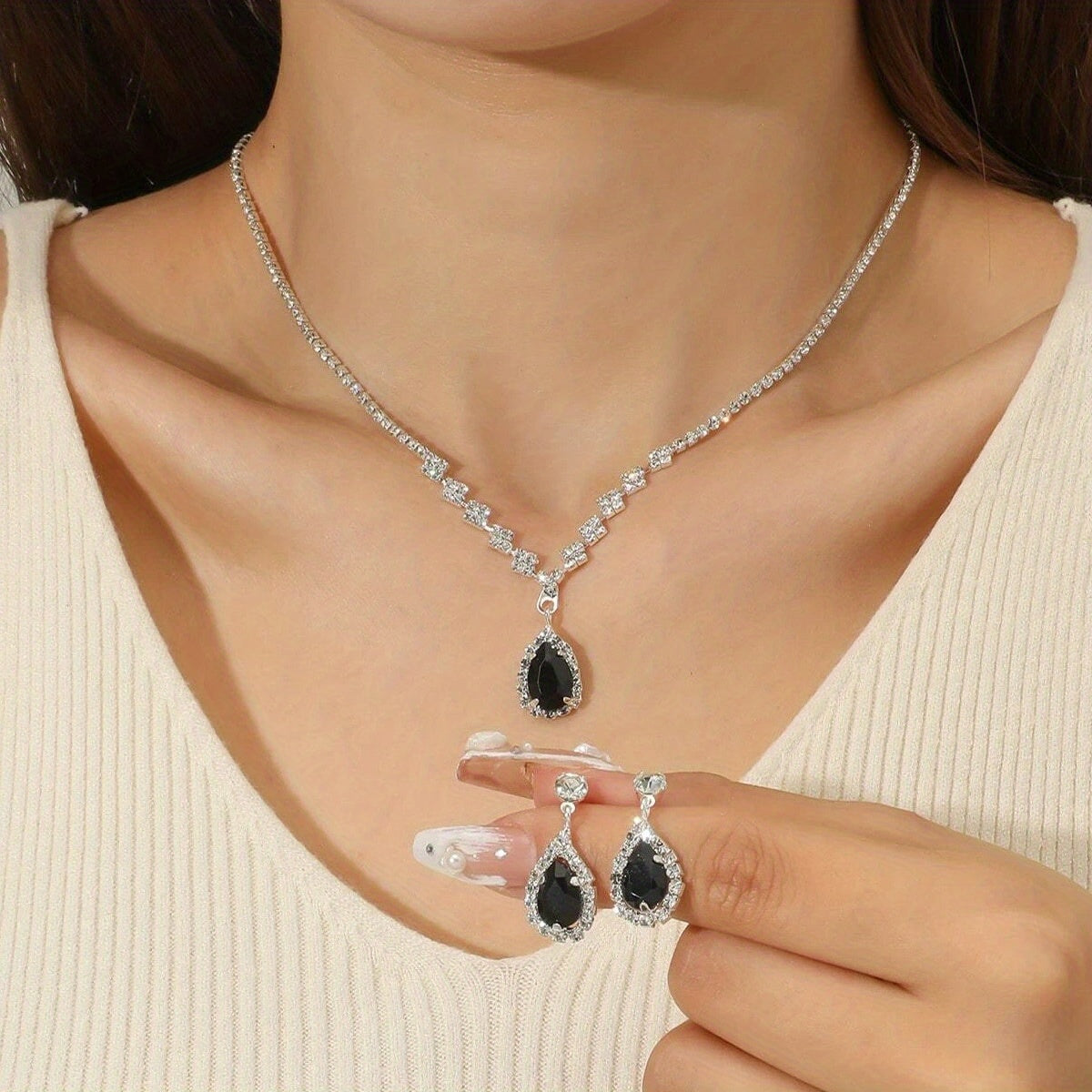 Elegant Teardrop Jewelry Set with Shiny Zircon Pendant and Dangle Earrings - Perfect Gift for Women and Girls