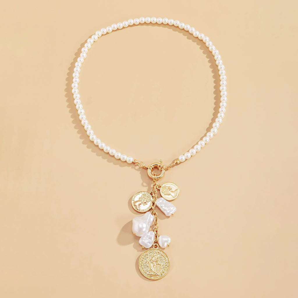 Vintage Portrait Pendant For Women Elegant Fashion Irregular Pearl Fringe Necklace 1 Piece