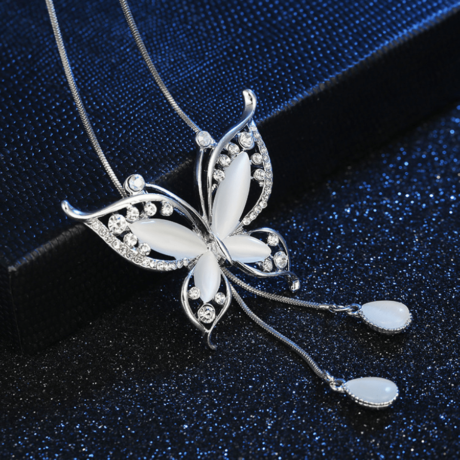 All-match Charm Necklace Butterfly Shaped Zinc Alloy With Rhinestones Pendant Ladies Clothing Daily Accessories