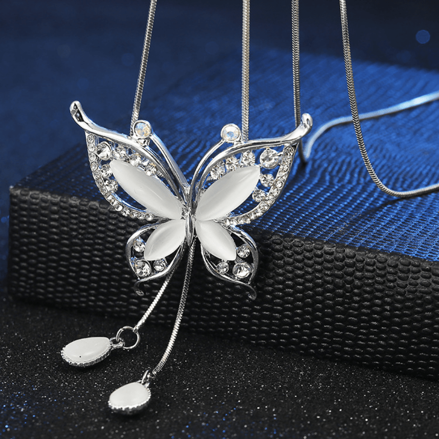 All-match Charm Necklace Butterfly Shaped Zinc Alloy With Rhinestones Pendant Ladies Clothing Daily Accessories