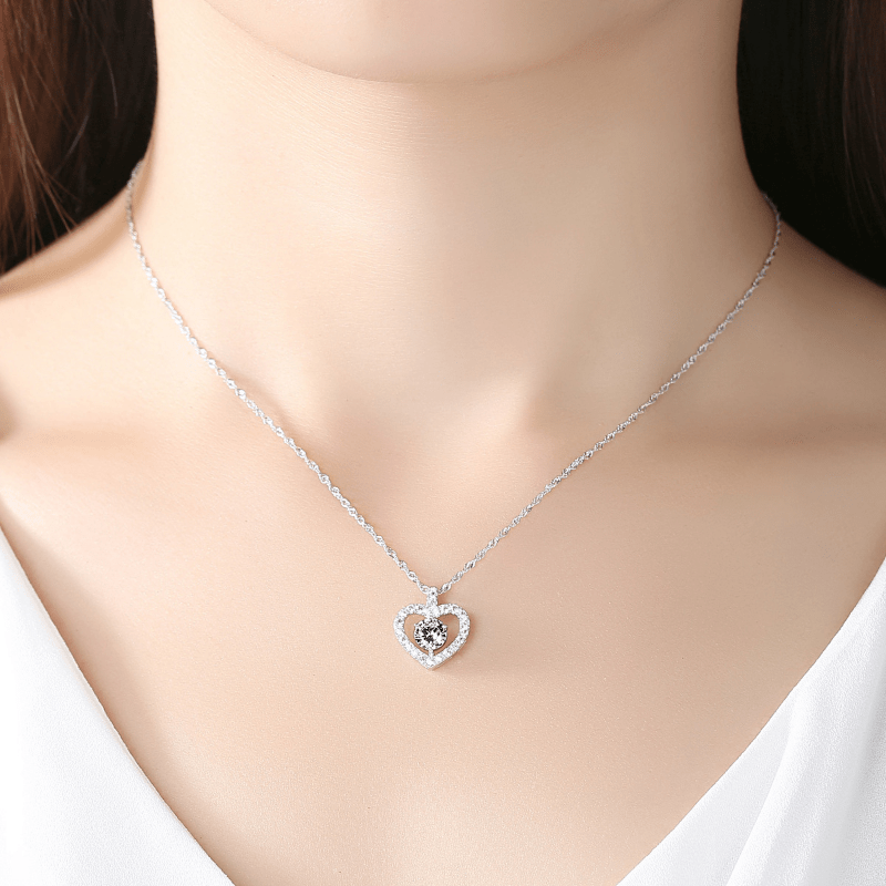 Hollow Heart Shape Shiny Pendant Necklace Inlaid Shiny Zircon Women'Necklace Jewelry For Valentine's Day