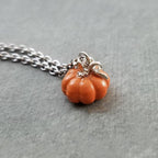 Celebrate Halloween with this Adorable Pumpkin Necklace!