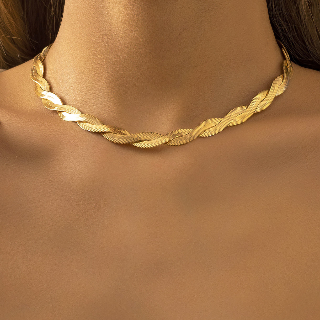 Elegant and Stylish: 1 Piece Braided Chain Necklace - Perfect for Any Occasion!