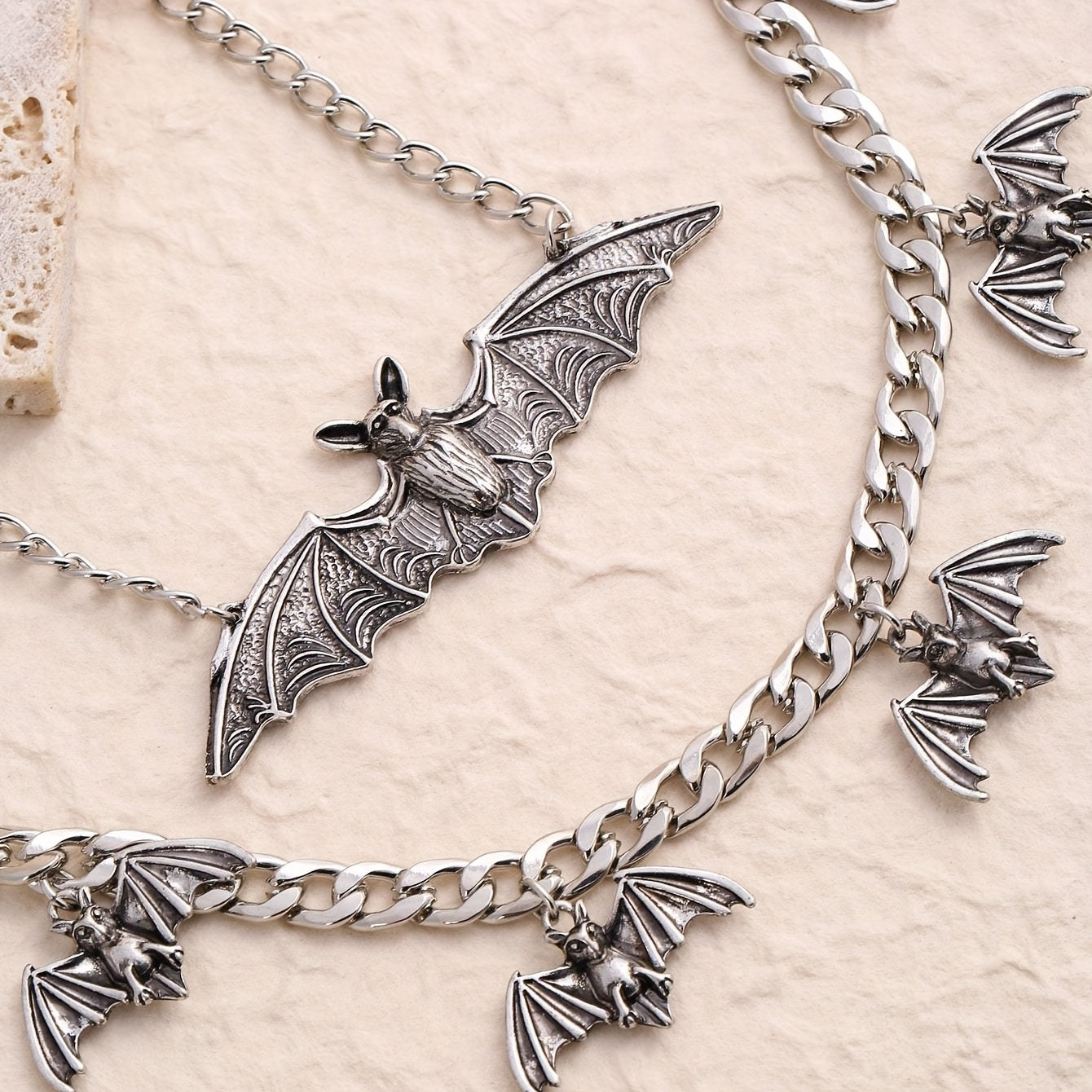1pc Necklace / Bracelet Vintage Jewelry Set Trendy Bate Shape Double Layer Design Perfect Decor For Halloween Match Daily Outfits Party Accessories