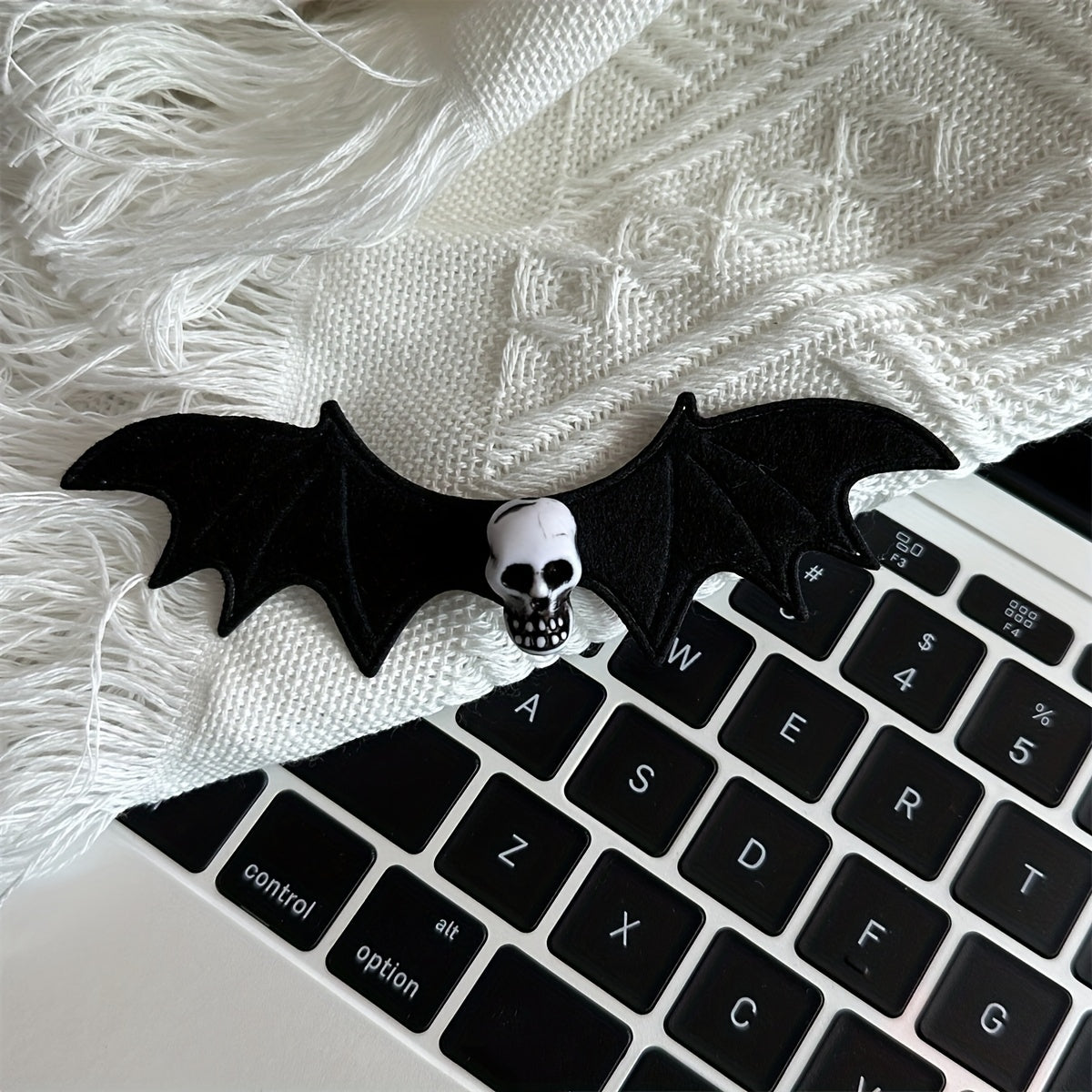 2pcs Punk Bat Hair Clip Halloween Skull Duckbill Clip Horror Bat Wing Alligator Clip For Women Girls Party Festival Decoration