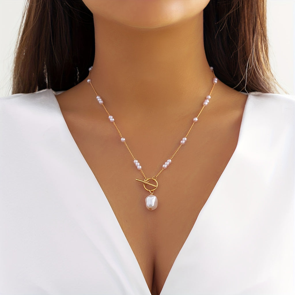 Elegant Baroque Faux Pearl Pendant Necklace with Adjustable Buckle - Timeless and Versatile Jewelry Accessory