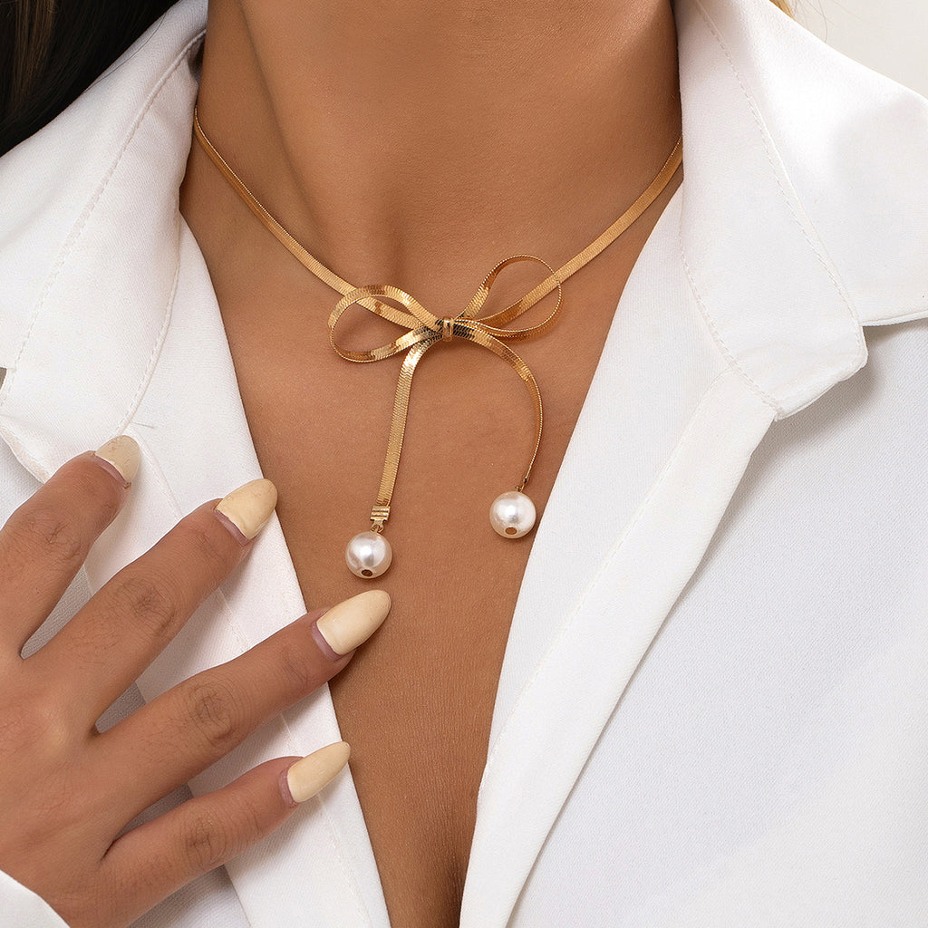 Pearl Pendants Bowknot Necklace