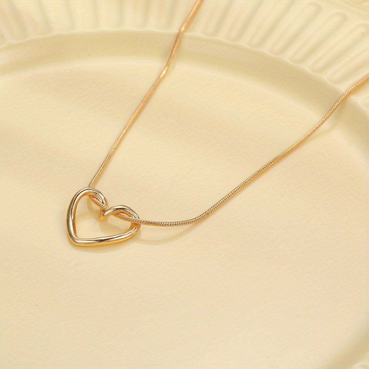 Surprise Your Loved One with a Sweet Hollow Love Heart Pendant Necklace - Perfect Valentine's Day Gift!