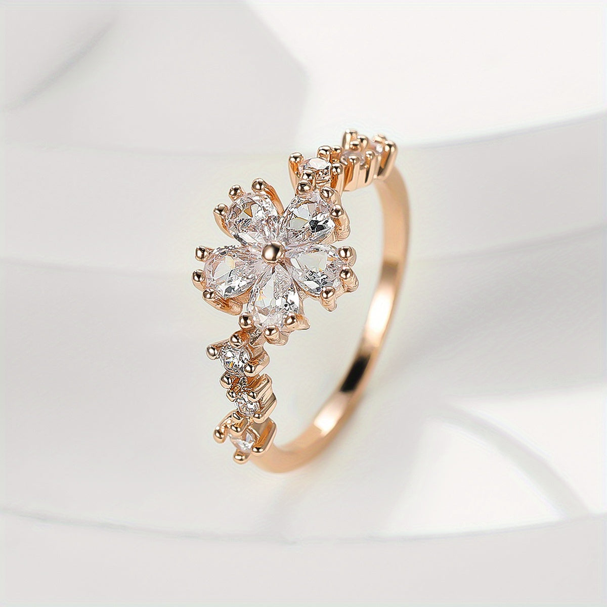 Add a Touch of Elegance with Our Inlaid Flower Shape Zircon Finger Ring - Perfect for Birthdays, Engagements and Weddings in Multiple Sizes