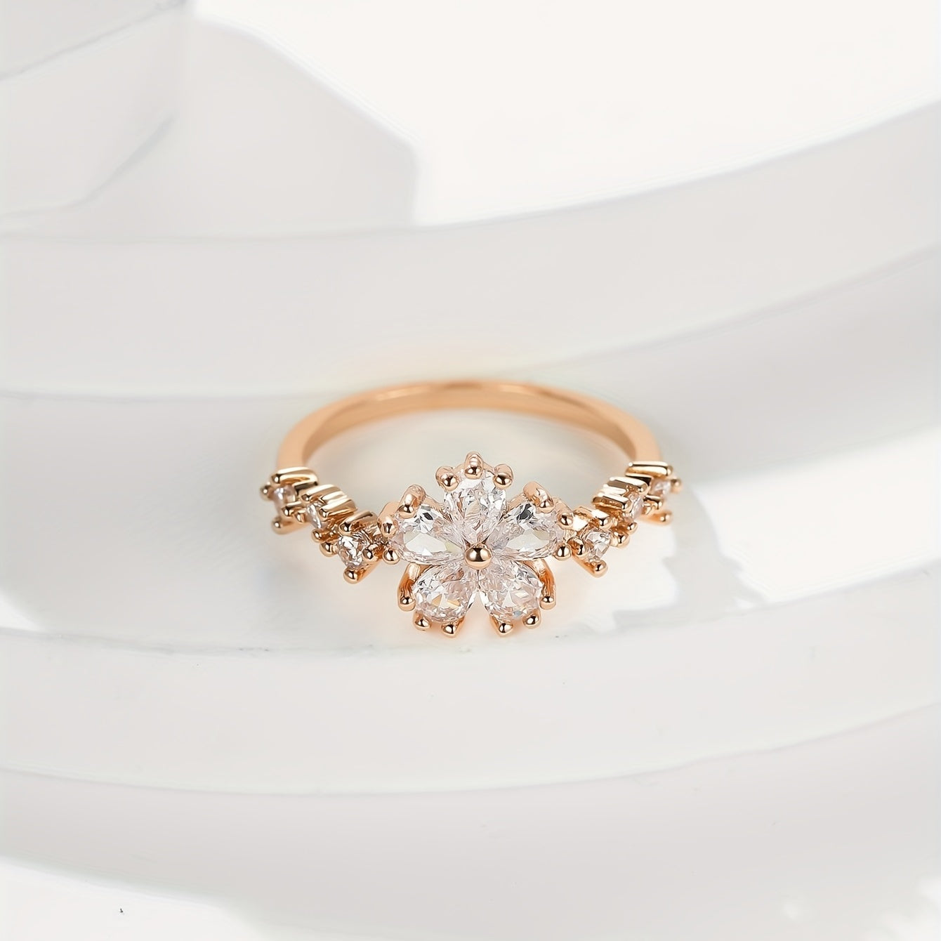 Add a Touch of Elegance with Our Inlaid Flower Shape Zircon Finger Ring - Perfect for Birthdays, Engagements and Weddings in Multiple Sizes
