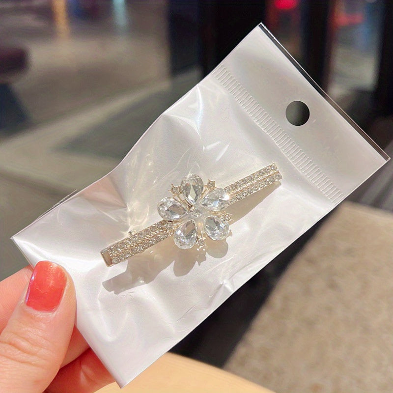 Add Sparkle to Your Hair with our Rhinestone Flower Hair Clips - Perfect for Thin Hair!