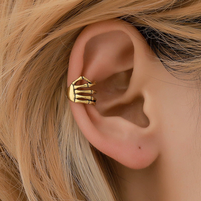 Punk Skull Ear Clips: Add a Touch of Edge to Your Look!