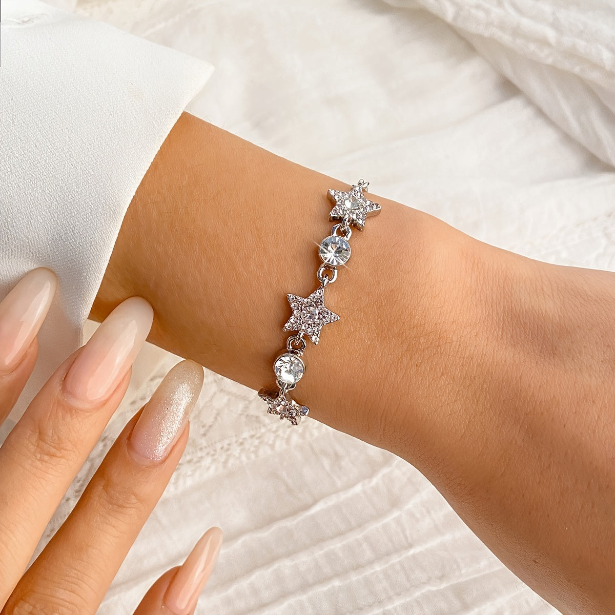 Shine like a Star with our Adjustable Shiny Chain Bracelet Inlaid with Rhinestones for Hand Jewelry Decoration