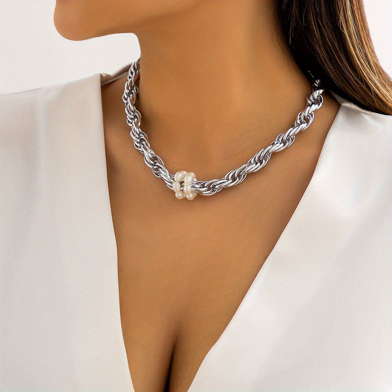 Vintage Faux Pearl Decoration Hollow Chain Charm Necklace: Add a Stylish Touch to Your Outfit with this Hip-Hop Jewelry for Women