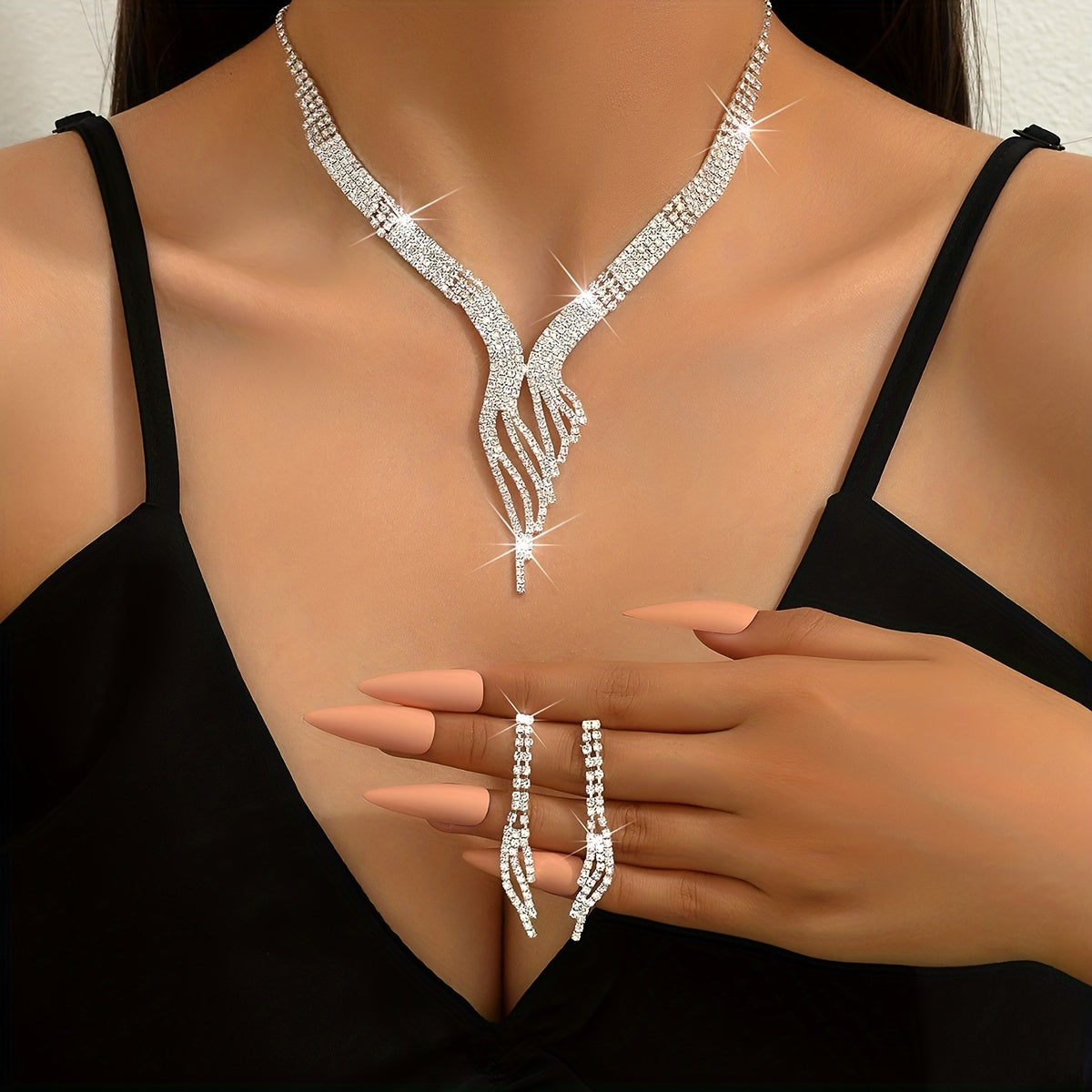 Elegant Wedding Jewelry Set with Sparkling Pendant Necklace and Dangle Earrings - Perfect for Bridal Photo Shoots and Special Occasions