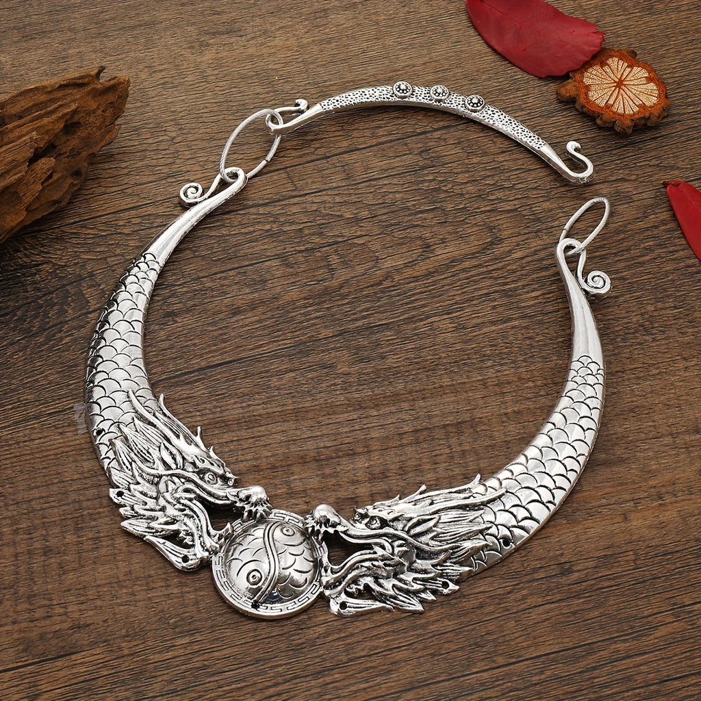 Retro Dragon-Shaped Punk Necklace - An Ethnic Style Clothing Accessory with Exaggerated Collar