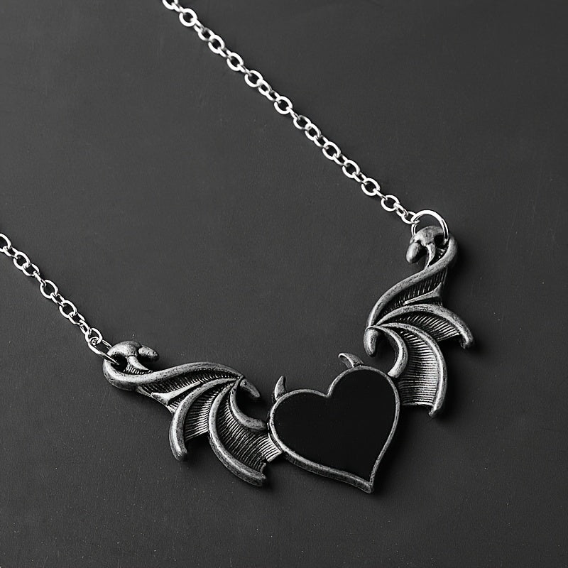 1pc Heart-Shaped Bat Pendant Necklace - Retro Punk Hip Hop Jewelry for a Stylish Look