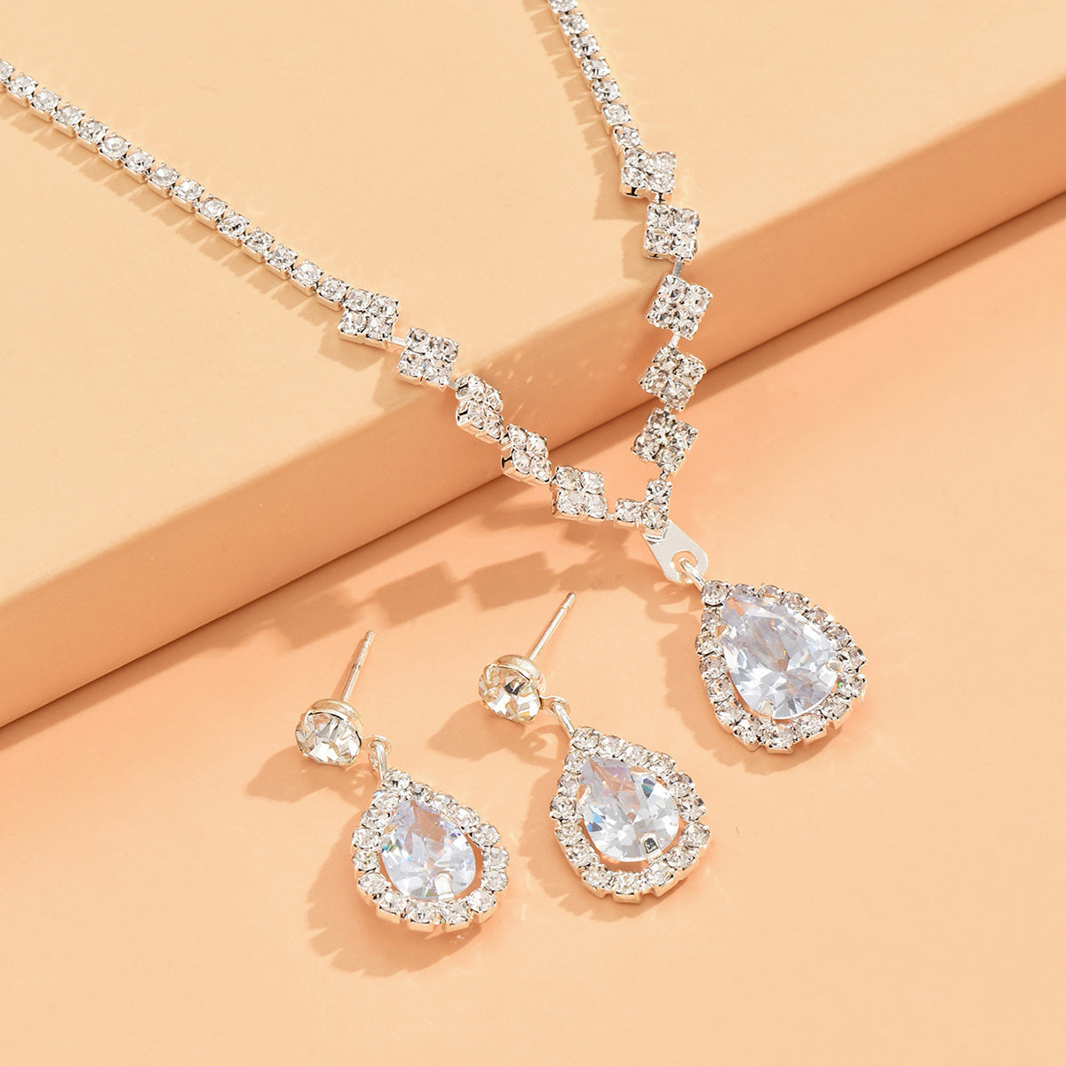 Elegant Teardrop Jewelry Set with Shiny Zircon Pendant and Dangle Earrings - Perfect Gift for Women and Girls