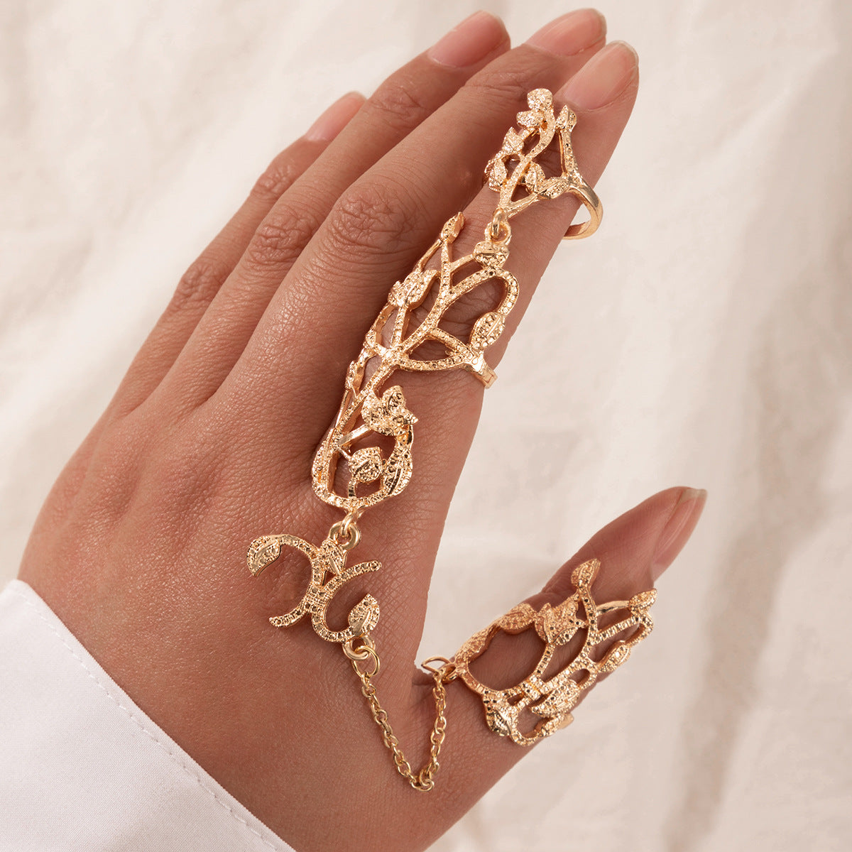 Gothic Carved Crystal Finger Ring - A Stunning Statement Piece for Women