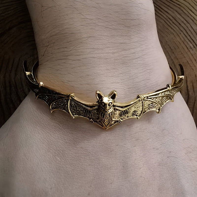 Punk-Inspired Bat Bracelet: A Fashionable Halloween Gift for Men and Women!