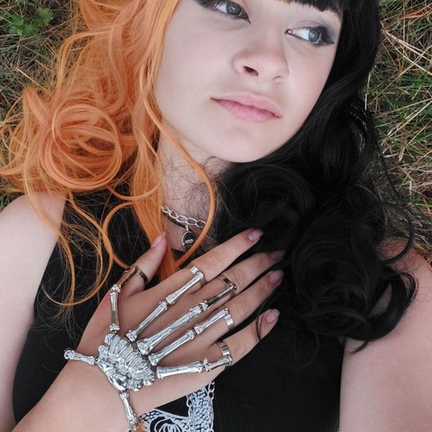 Skeleton Ghost Claw Bracelet: Add a Touch of Halloween Charm to Your Nightclub Look!