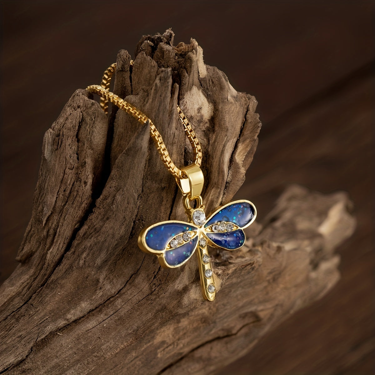 Gorgeous Vintage Dragonfly Pendant Necklace - Perfect for Animal Lovers!
