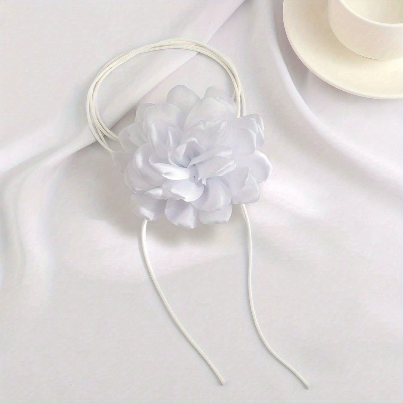 Elegant French Vintage Flower Necklace - Romantic Long Strap Design with Wax Cord