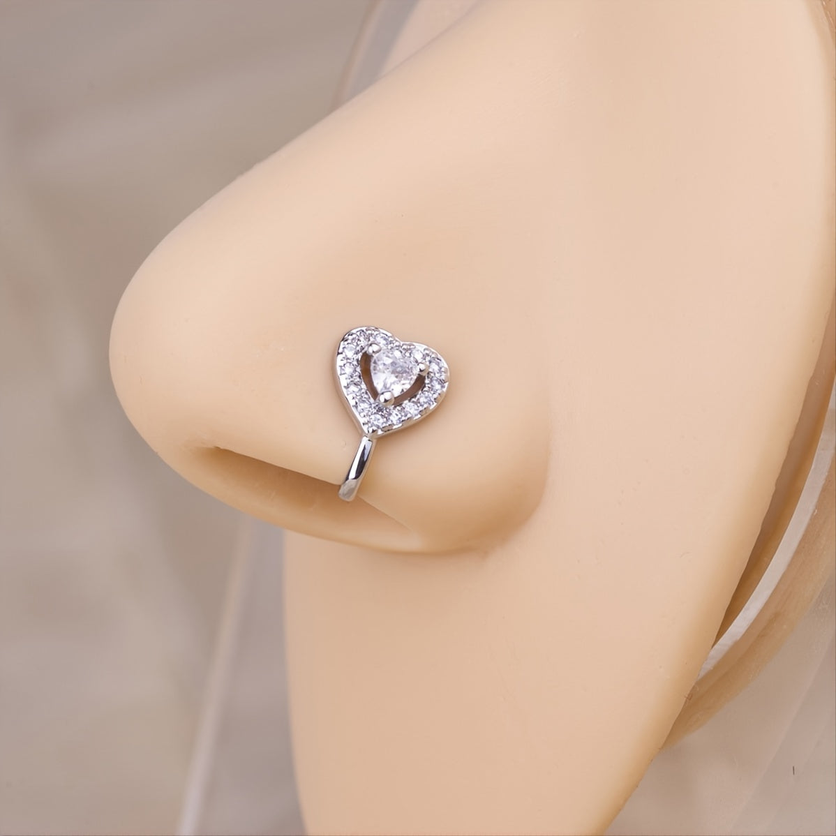 Add a touch of creativity to your wedding look with our Cool Heart Zircon Hair Clip