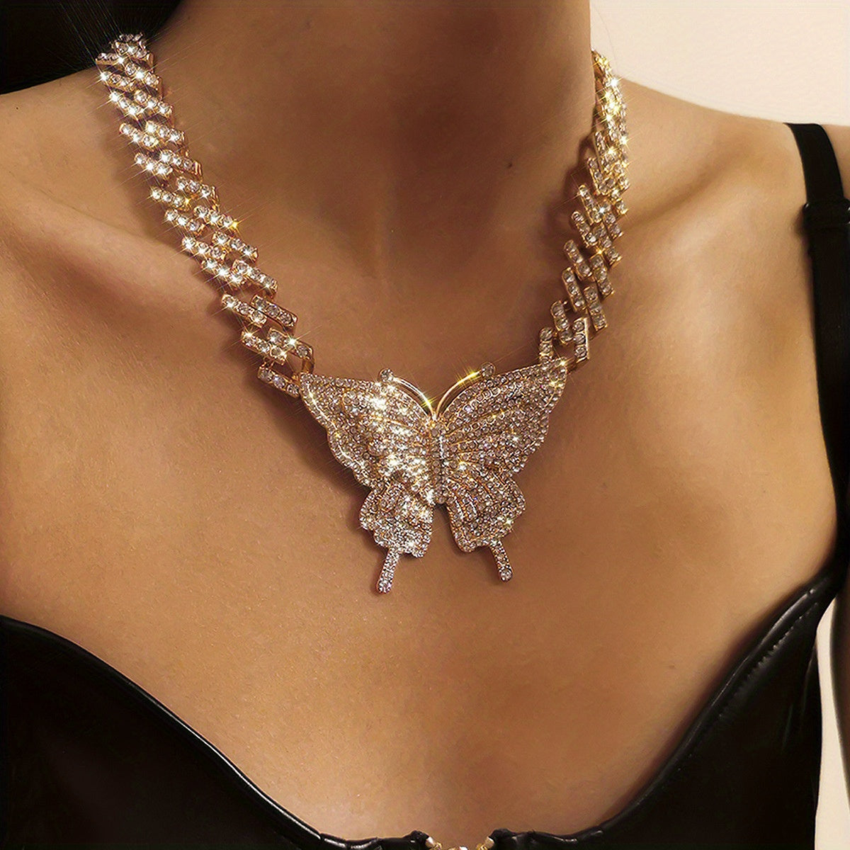 Vintage Luxury Cuban Chain Big Butterfly Rhinestones Pendant Necklace Glitter Butterfly Neck Jewelry Gift