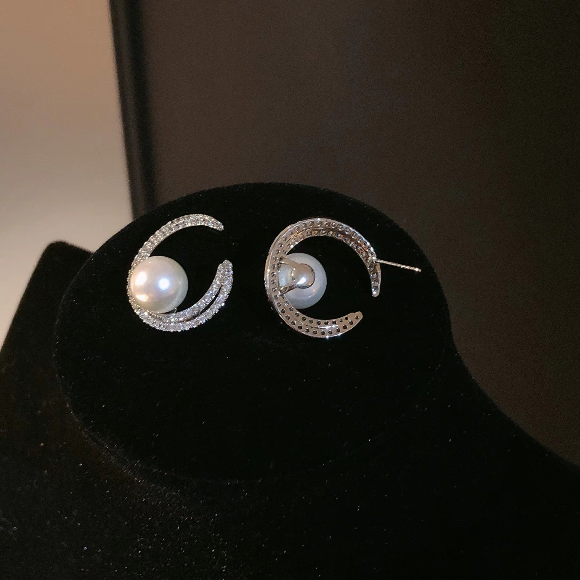 S925 Sterling Silver Needle High-Lustre Pearl Earrings LJ49