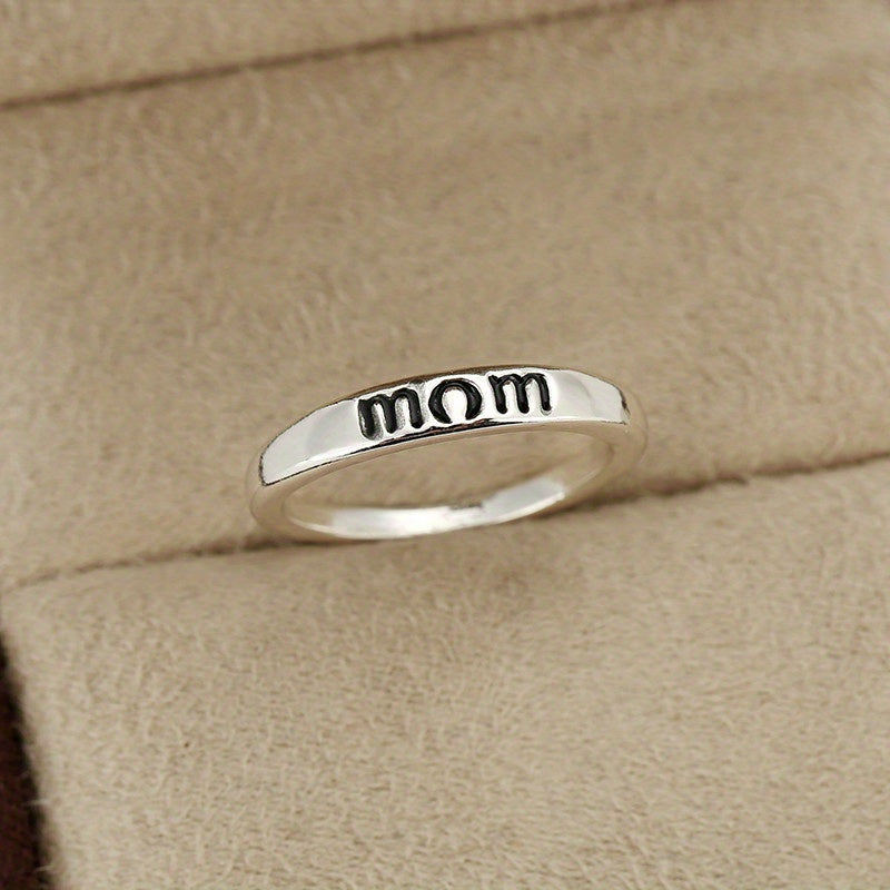 Minimalist MOM/DAD Letter Band Ring for Casual Wear