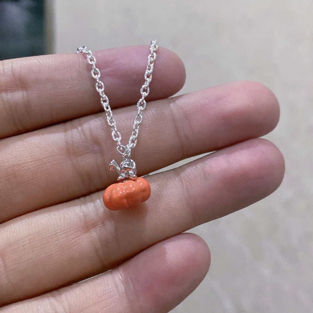 Celebrate Halloween with this Adorable Pumpkin Necklace!