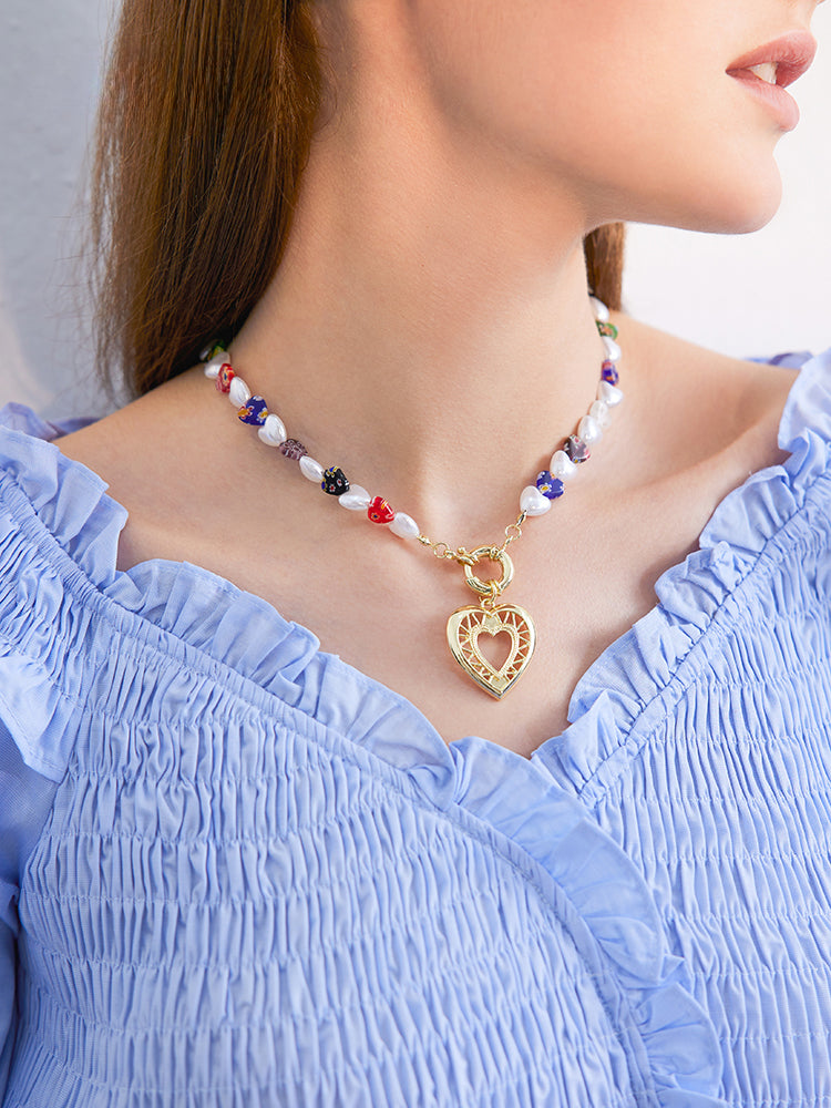 FN Acrylic Cut-out Heart Clavicle Chain Necklace LOJS78