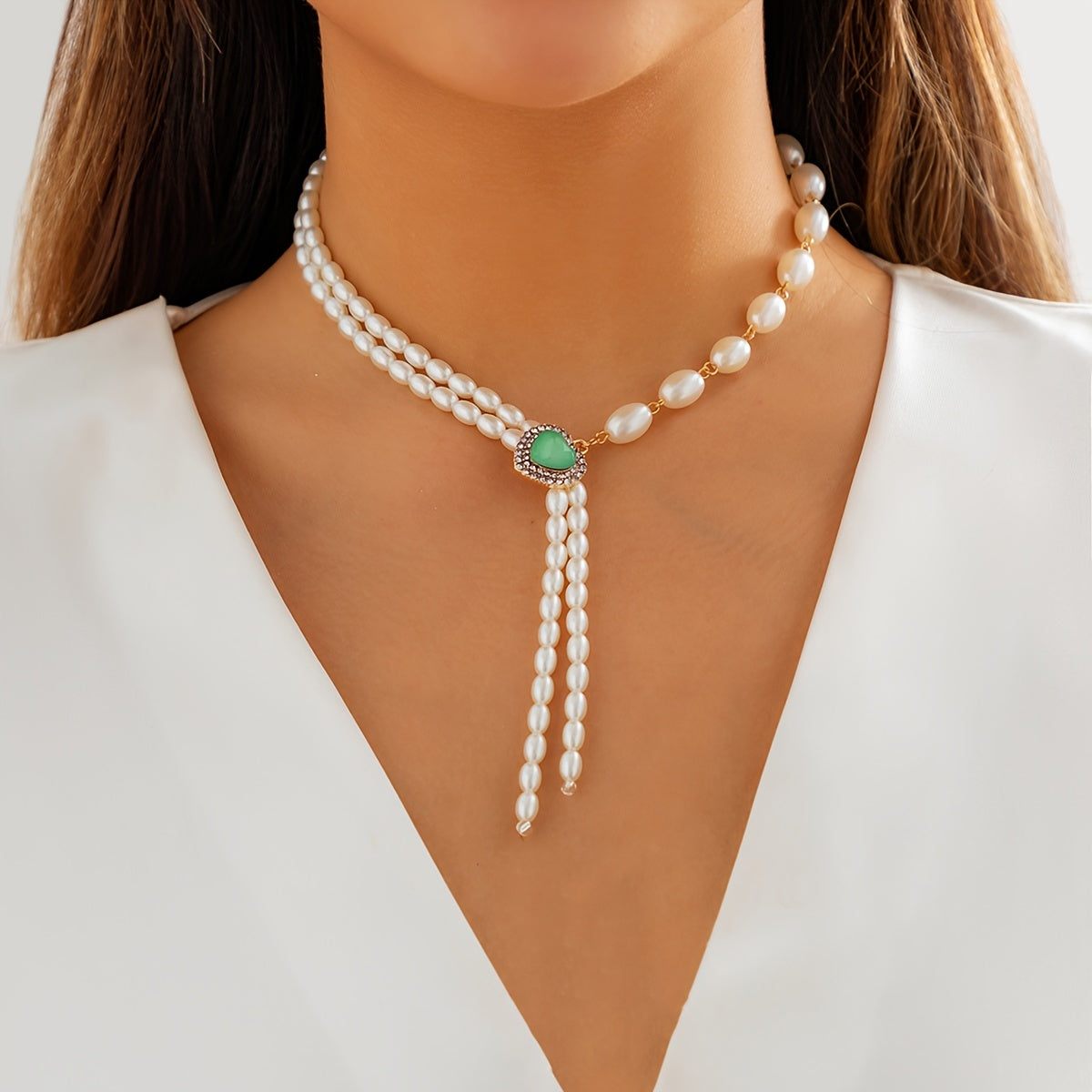 Gorgeous Heart-Shaped Rhinestone & Pearl Necklace - Perfect for the Elegant & Temperamented!