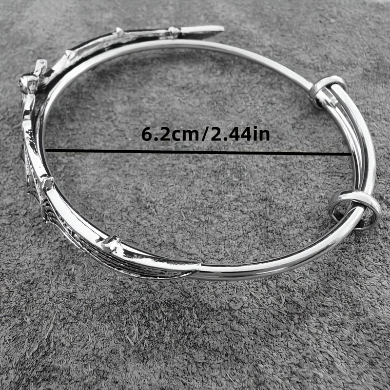 Punk-Inspired Bat Bracelet: A Fashionable Halloween Gift for Men and Women!