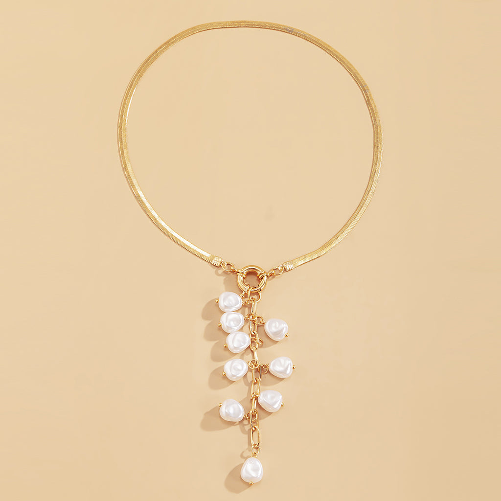 Gorgeous Faux Pearl Pendant Necklace - Add a Touch of Elegance to Your Look!