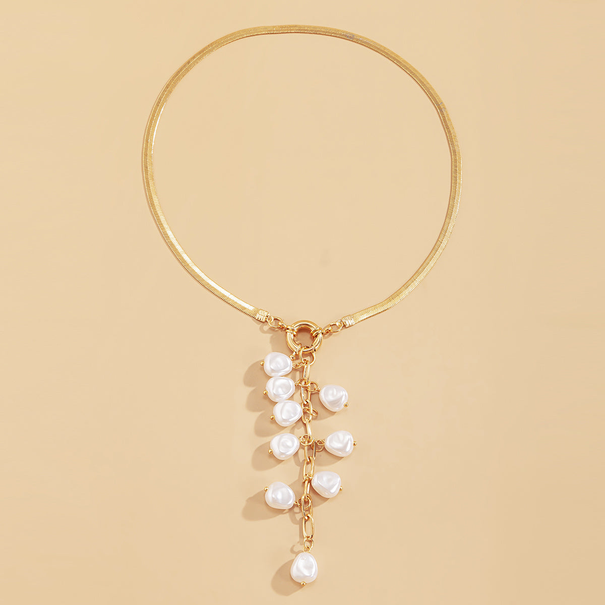 Gorgeous Faux Pearl Pendant Necklace - Add a Touch of Elegance to Your Look!