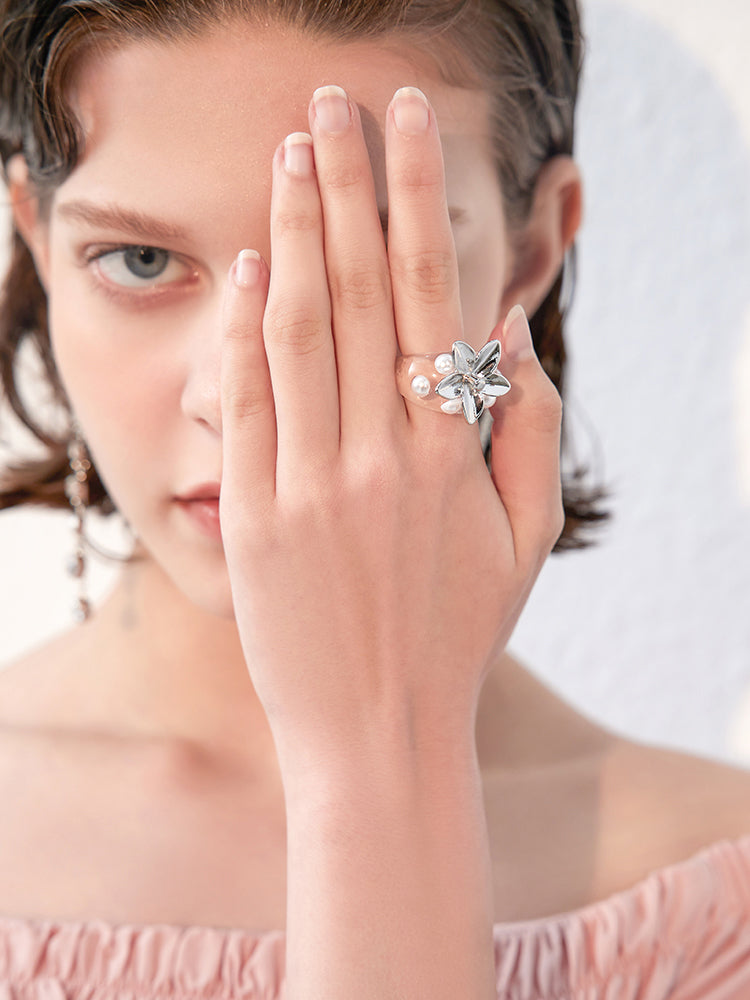 FN Flower Acrylic Faux Pearl Ring LOJS23