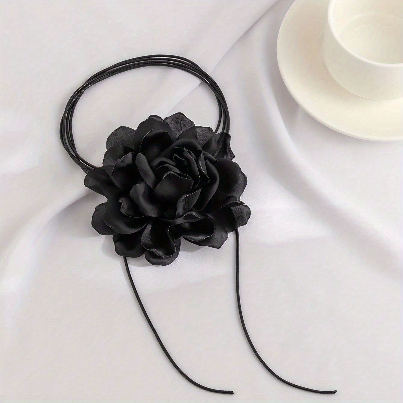 Elegant French Vintage Flower Necklace - Romantic Long Strap Design with Wax Cord