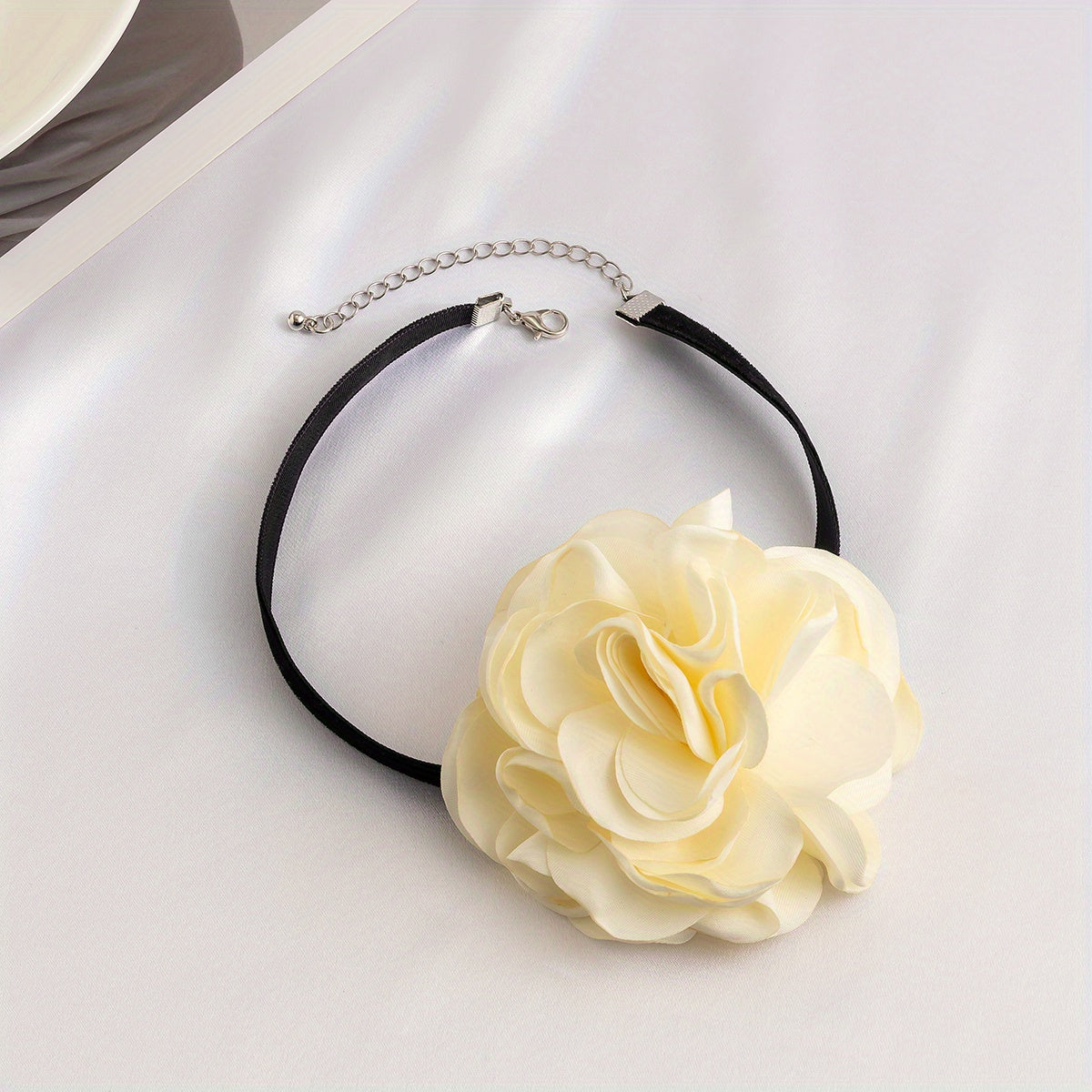Vintage French 3D Flower Velvet Design Necklace Holiday Party Banquet Accessories For Women Vacation Favors
