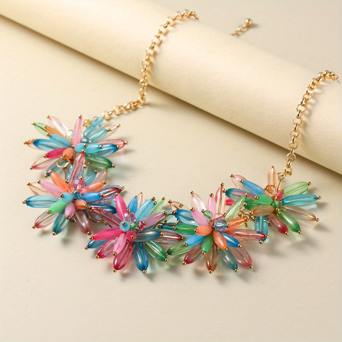 Personality Flower Acrylic Design Necklace Exaggerated Transparent Flower Design Collarbone Chain Statement Necklace