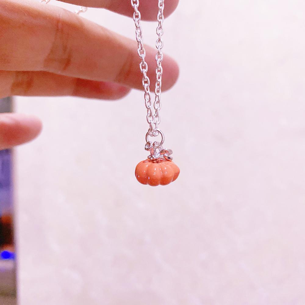 Celebrate Halloween with this Adorable Pumpkin Necklace!