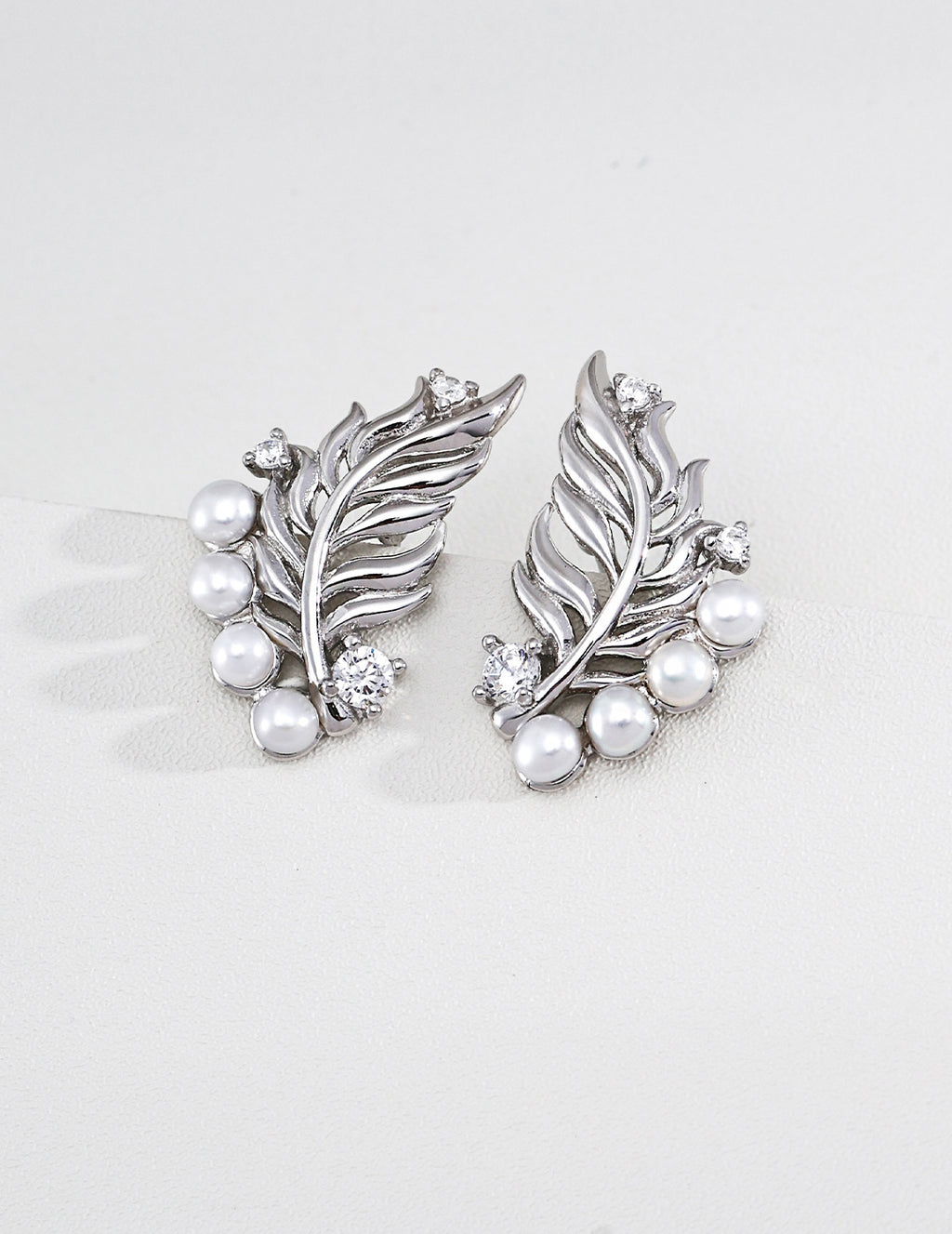 S925 Silver Vintage Zirconia Pearl Leaf Earrings LOJ17