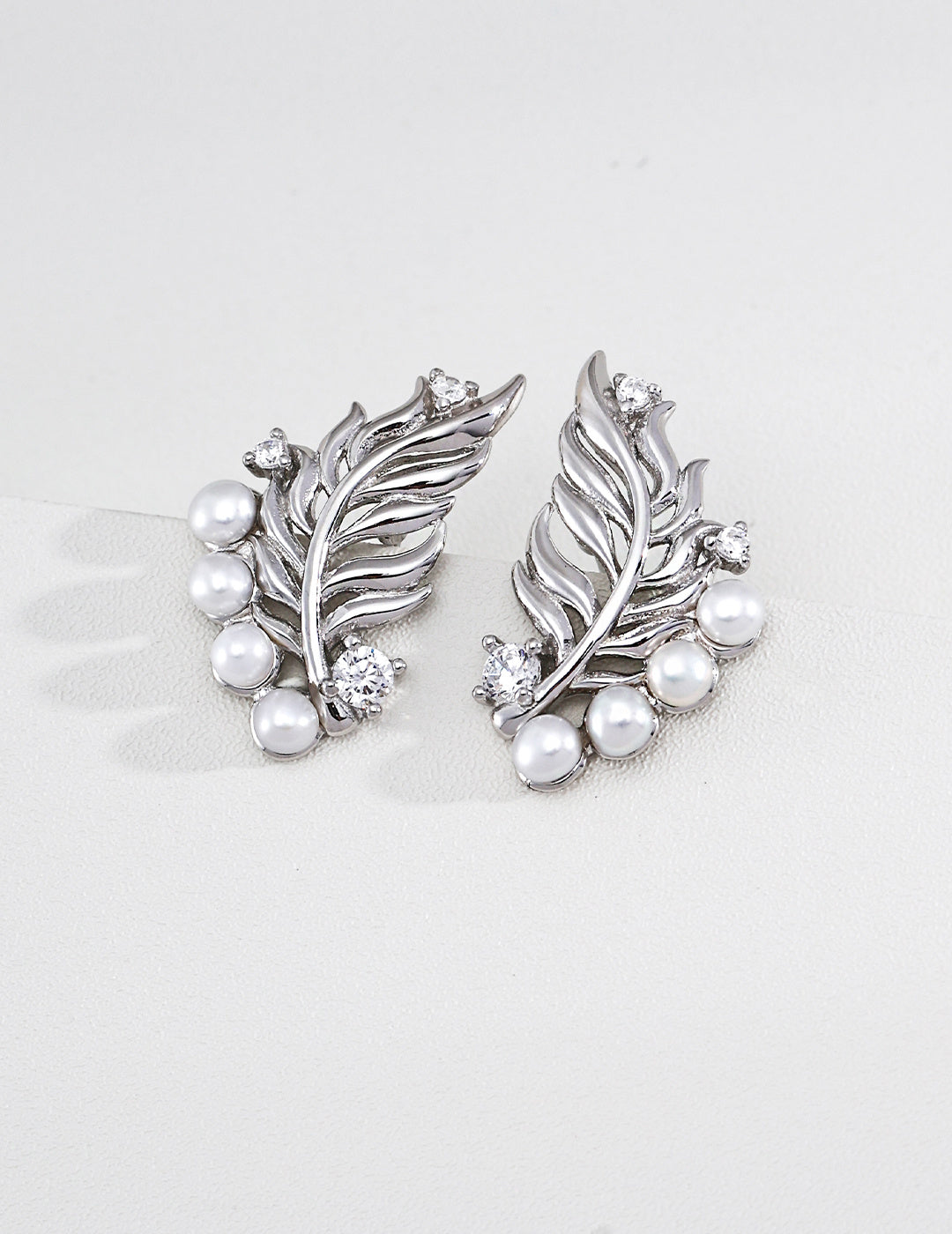 S925 Silver Vintage Zirconia Pearl Leaf Earrings LOJ17