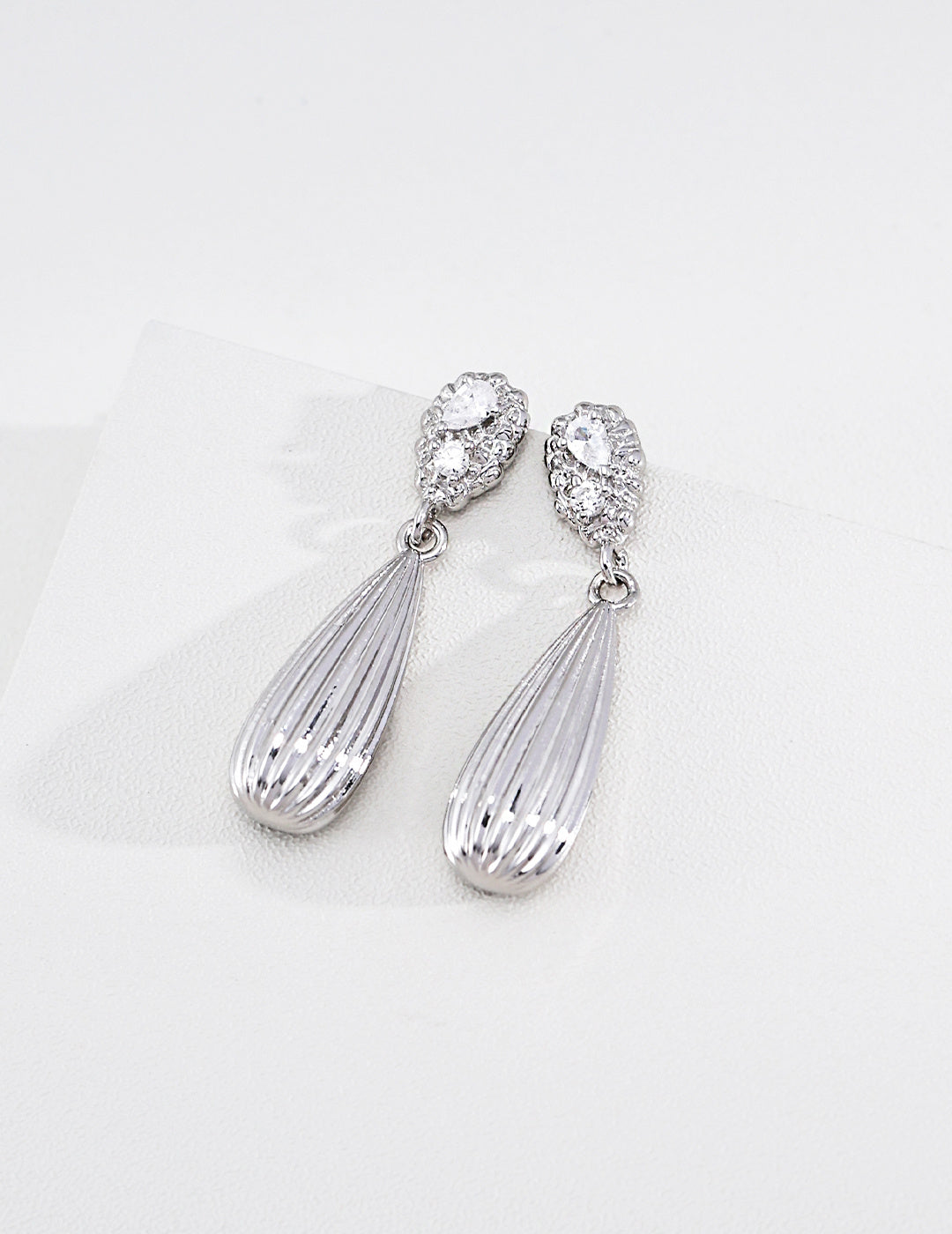 S925 Silver Vintage Ribbed Teardrop CZ Drop Earrings LOJ24