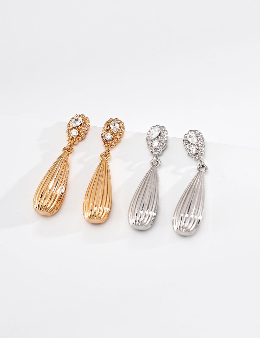 S925 Silver Vintage Ribbed Teardrop CZ Drop Earrings LOJ24